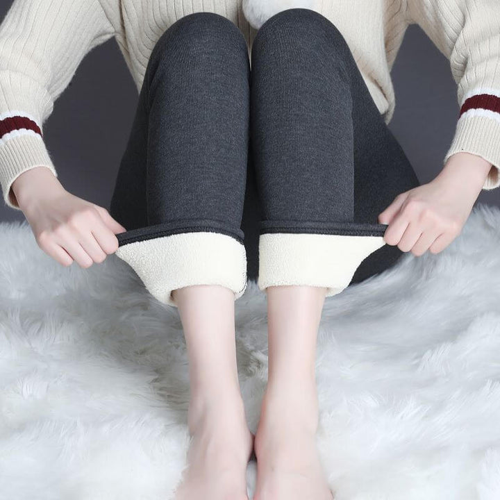  Aurafit Women’s Cashmere Leggings en tonos oscuros con forro suave, perfectas para comodidad y estilo.